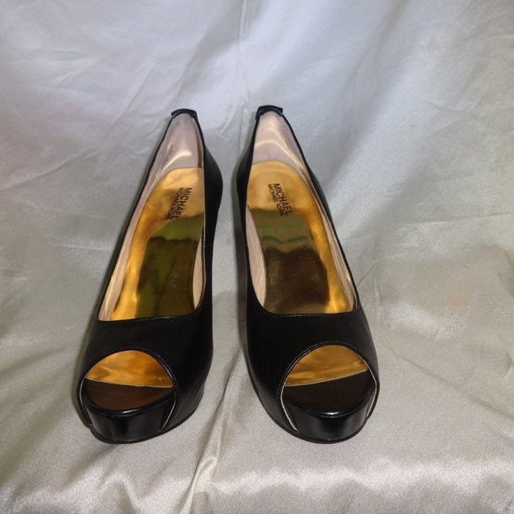 NWOB MICHAEL KORS PEEPTOE SHOES Size 9.5M - Picture 3 of 8
